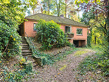 Foto 6 von 10 — Baugrundstück derzeit mit Backstein-Villa bebaut