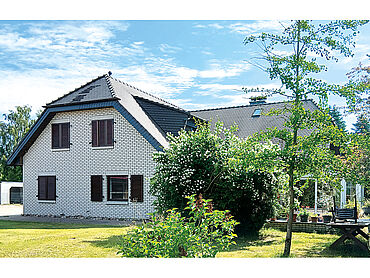 Foto 1 von 6 — Zweifamilienhaus + Ferienhaus