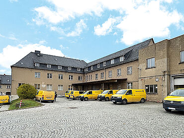 Foto 1 von 4 — Überwiegend vermietetes Bürogeschäftshaus