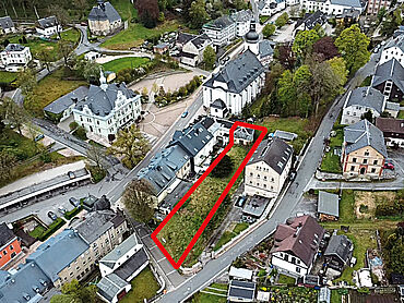 Foto 1 von 12 — Baugrundstück mit Wirtschaftsgebäude im Randbereich in ruhiger Innenstadtlage