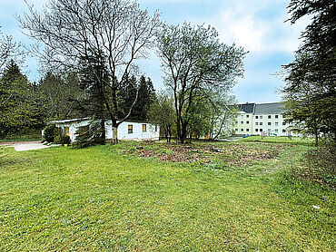 Foto 5 von 7 — Baugrundstück für EFH oder MFH, aktuell bebaut mit dem ehemaligen Imbiss "Zur Einkehr"
