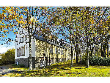 Foto 2 von 5 — Geschäftshaus (Kulturdenkmal ehem. Postgebäude)
