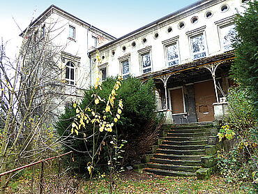 Foto 1 von 5 — Ehem. Gutshausanlage mit mehreren Gebäuden