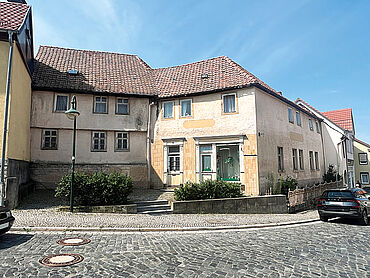 Foto 1 von 4 — Denkmalgeschütztes Mehrfamilienhaus