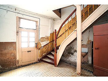 Foto 4 von 4 — Denkmalgeschütztes Mehrfamilienhaus