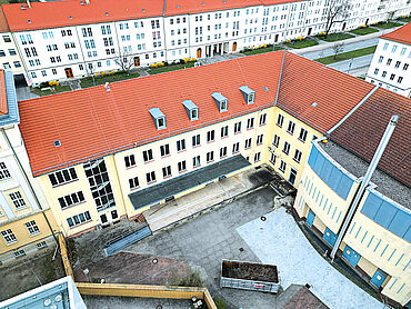Foto 3 von 11 — Bürogeschäftshaus (ehem. Postgebäude)