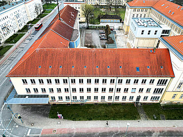 Foto 4 von 11 — Bürogeschäftshaus (ehem. Postgebäude)