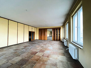 Foto 11 von 11 — Bürogeschäftshaus (ehem. Postgebäude)