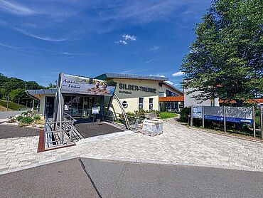 Foto 3 von 7 — Jugendherberge mit Entwicklungsperspektive in Kurort Warmbad