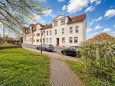 Foto 2 von 9 — Solide Kapitalanlage – vollvermietetes Mehrfamilienhaus