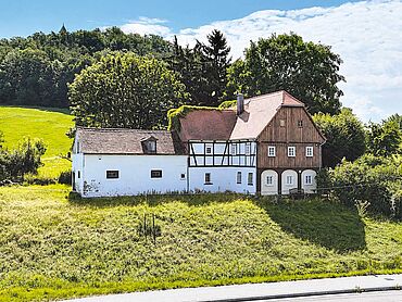Foto 3 von 7 — Wohnen mit Charme – saniertes historisches Umgebindehaus auf großzügigem Naturgrundstück