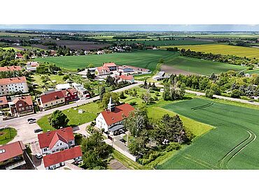 Foto 2 von 7 — ehem. Kirche mit Einliegerwohnung und Gemeinderaum