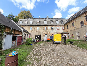 Foto 1 von 4 — Wohn- und Geschäftshaus