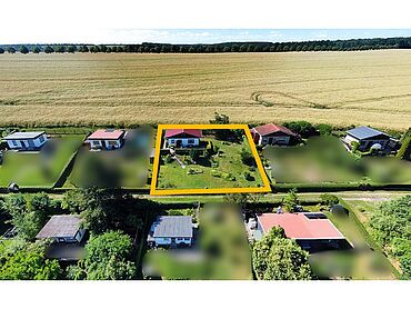Foto 2 von 3 — Erholungsfläche mit Bungalow