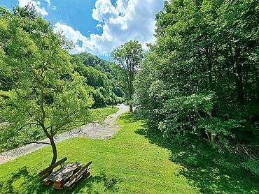 Foto 4 von 8 — Mehrfamilienhaus im Grünen nahe Waldbad