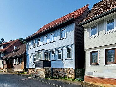Foto 2 von 7 — Mehrfamilienhaus mit großen Grundstück