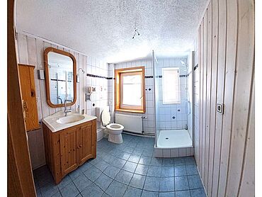 Foto 7 von 7 — Mehrfamilienhaus mit großen Grundstück