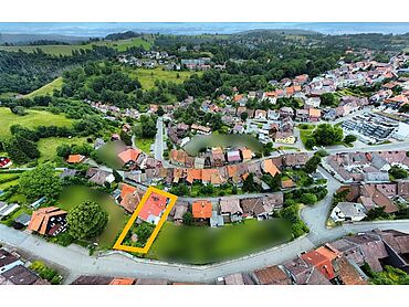 Foto 3 von 7 — Mehrfamilienhaus mit großen Grundstück
