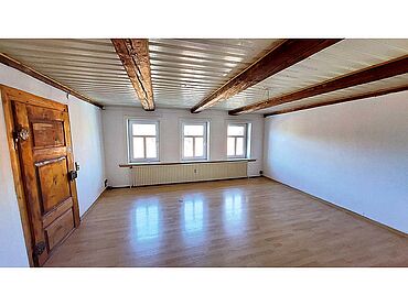 Foto 5 von 7 — Mehrfamilienhaus mit großen Grundstück