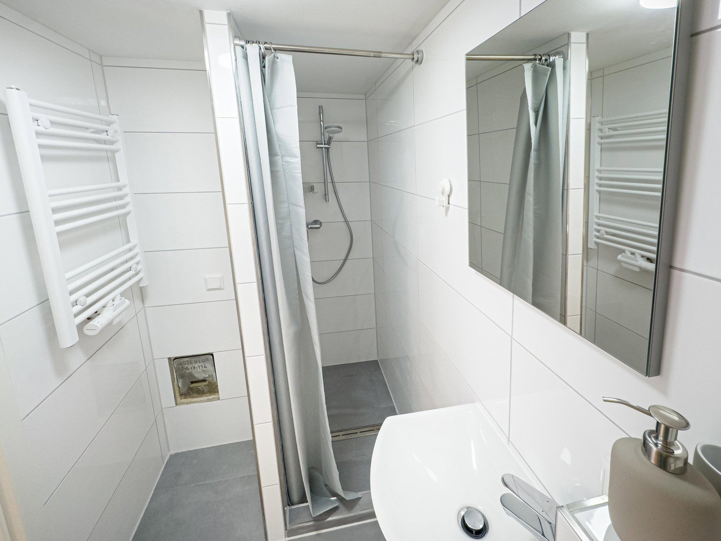 Foto 7 von 12 — Modernisiertes Endreihenhaus mit 2 Bädern und 2 Loggien – ideal für Eigennutzer oder Kapitalanleger