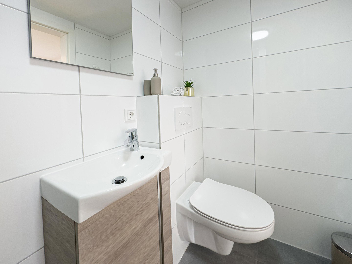 Foto 9 von 12 — Modernisiertes Endreihenhaus mit 2 Bädern und 2 Loggien – ideal für Eigennutzer oder Kapitalanleger
