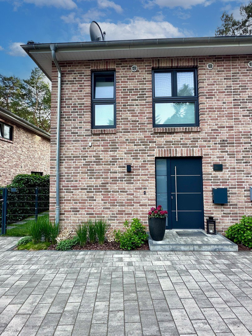 Foto 2 von 12 — Energieeffizienz A+: Exklusive DHH in schöner Lage von Duvenstedt – Provisionsfrei