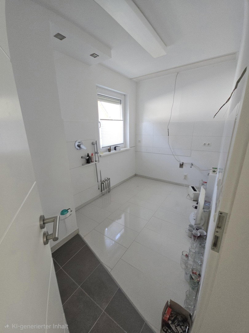 Foto 8 von 12 — Preisreduzierung!! Großzügiges Einfamilienhaus mit Pool
