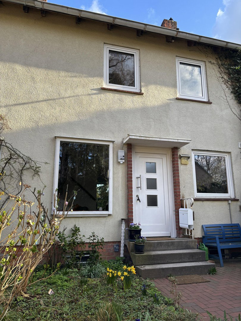 Foto 2 von 12 — *** R E S E R V I E R T *** Attraktives Reihenmittelhaus in Hamburg-Volksdorf - ohne Makler -