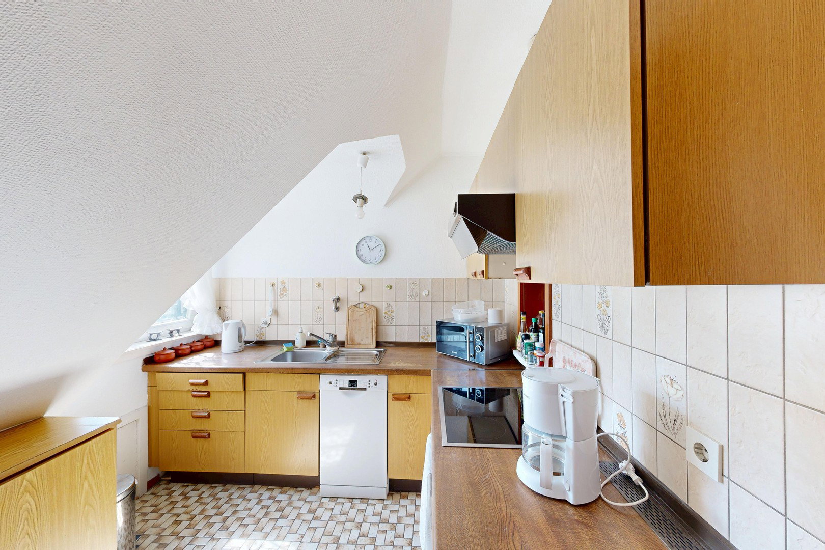 Foto 12 von 12 — Einzigartiges Einfamilienhaus im Blankeneser Treppenviertel mit Elbblick und Garten