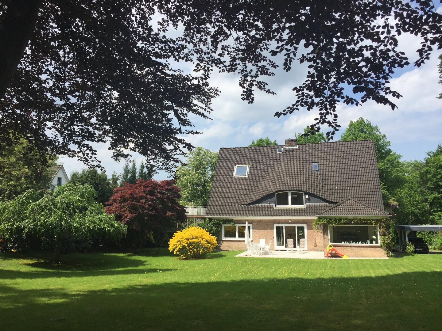 Foto 1 von 3 — Parkähnliches Grundstück in bester Lage Wellingsbüttels