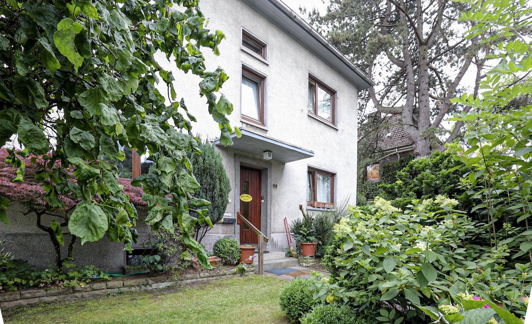 Foto 1 von 12 — Dreifamilien-Stadthaus in ruhiger und grüner Lage von Hamburg–Heimfeld