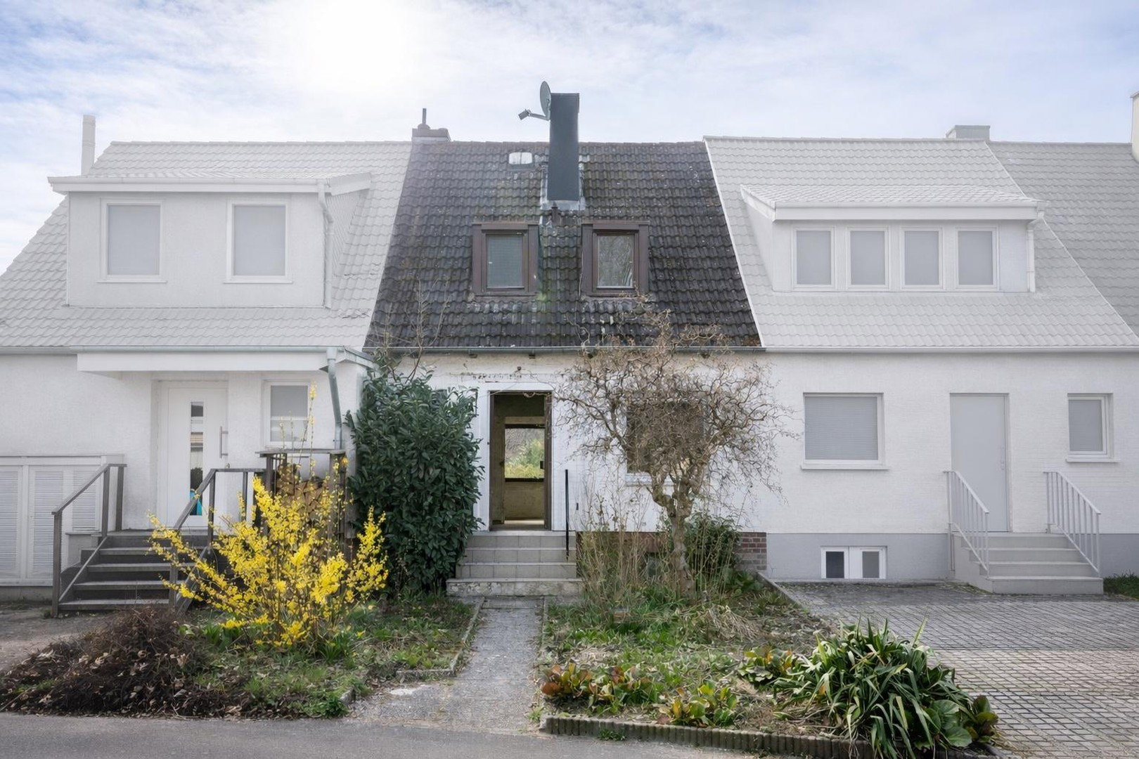 Foto 3 von 12 — Modernisiertes Mittelreihenhaus (ca. 117 qm Wohn-/Nutzfläche) in Hamburg Iserbrook
