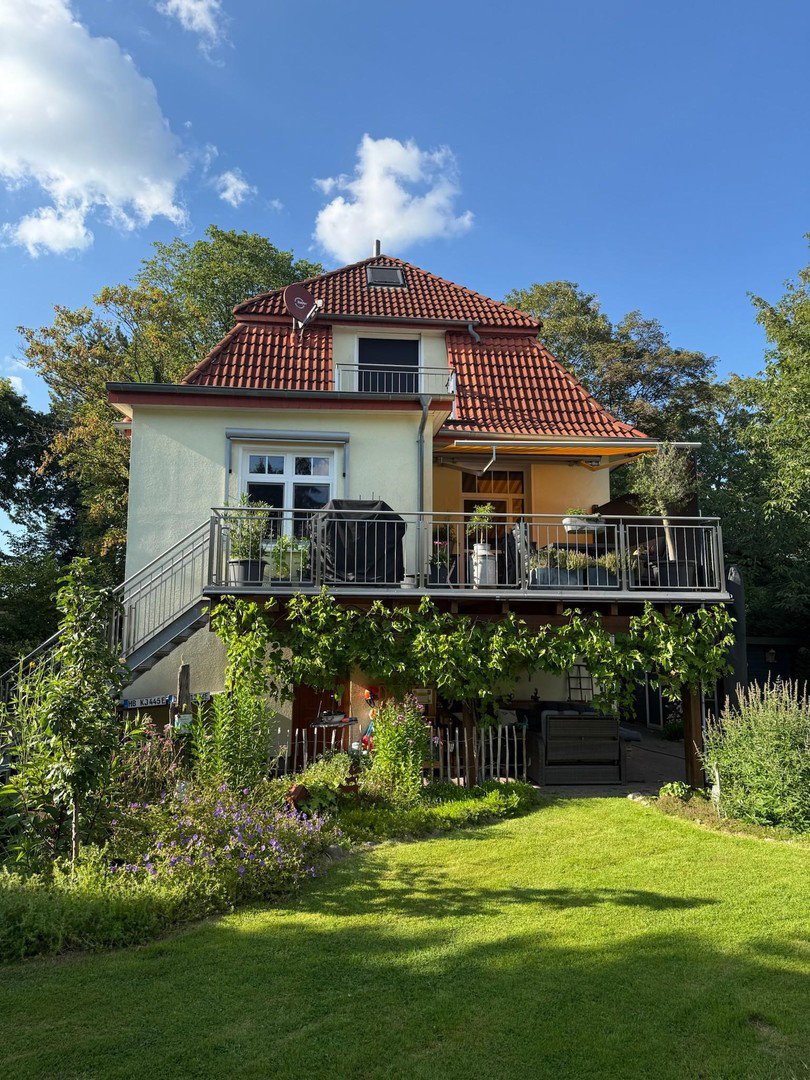 Foto 4 von 12 — Stilvolles Einfamilienhaus mit 1.800 m2 Südgrundstück und hochwertiger Ausstattung