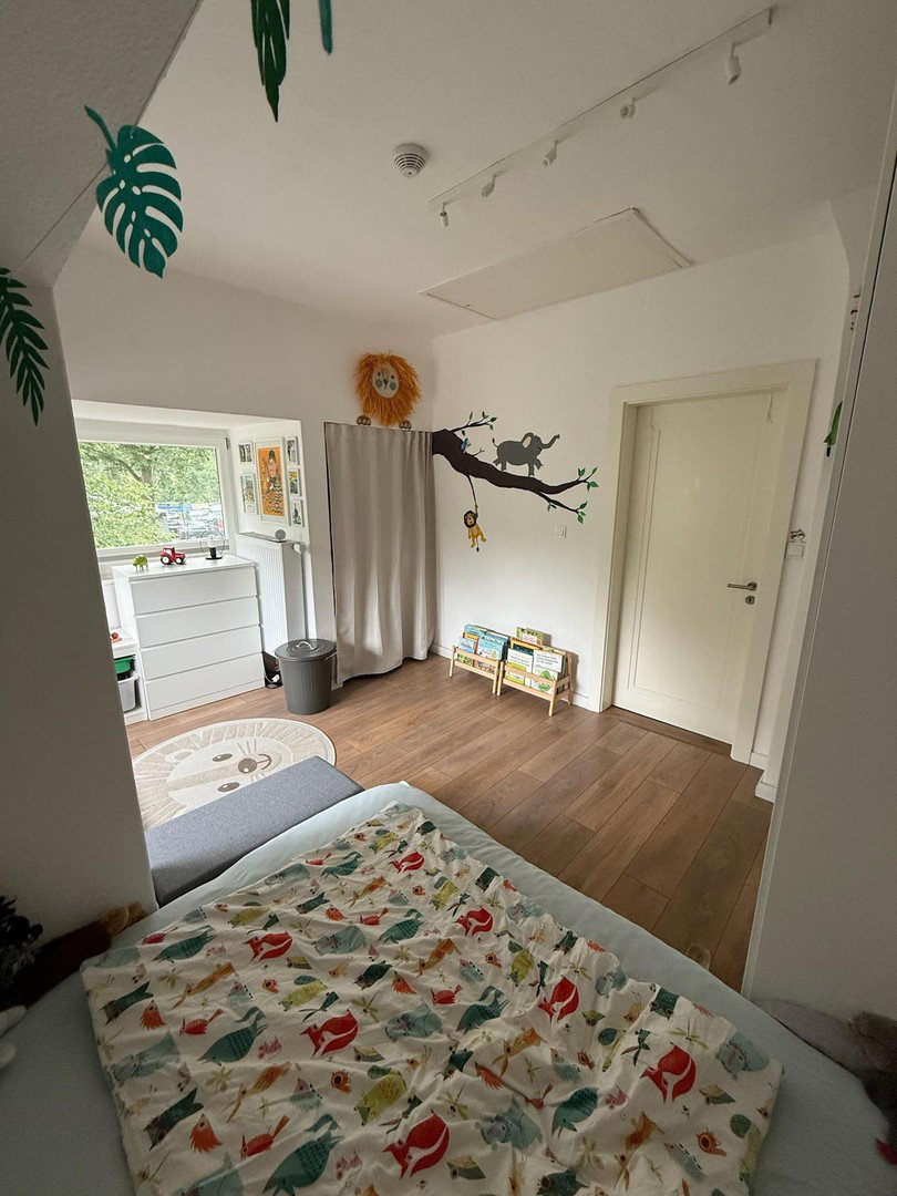 Foto 11 von 12 — Stilvolles Einfamilienhaus mit 1.800 m2 Südgrundstück und hochwertiger Ausstattung