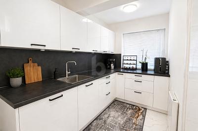 Foto 3 von 6 — FRISCH SANIERTES FAMILIENGLÜCK