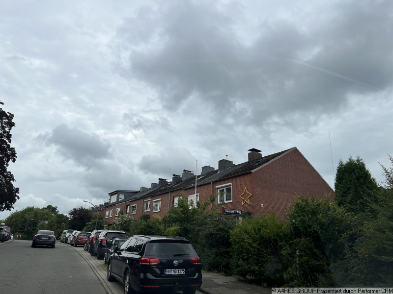 Foto 3 von 8 — Zwangsversteigerung von Reihenhaus in Hamburg