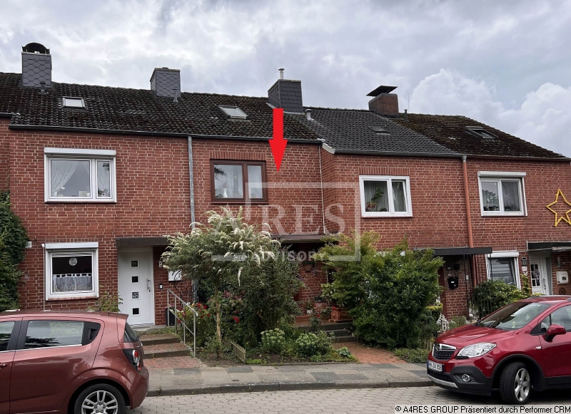 Foto 1 von 8 — Zwangsversteigerung von Reihenhaus in Hamburg