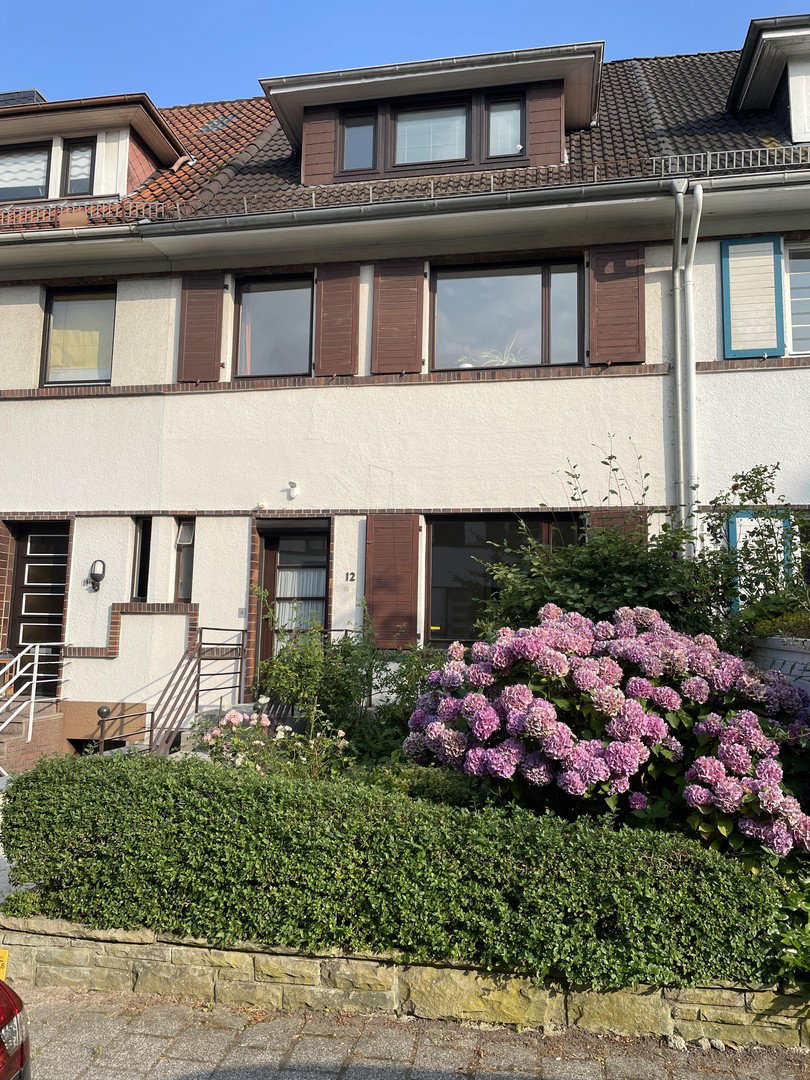 Foto 1 von 7 — Großzügiges Reihenhaus in Schwachhausen