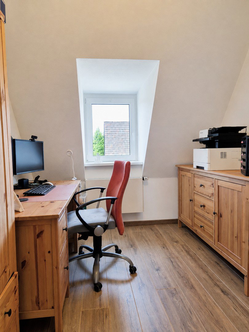 Foto 10 von 12 — Modernisierte Doppelhaushälfte mit Sonnenterrasse – provisionsfrei