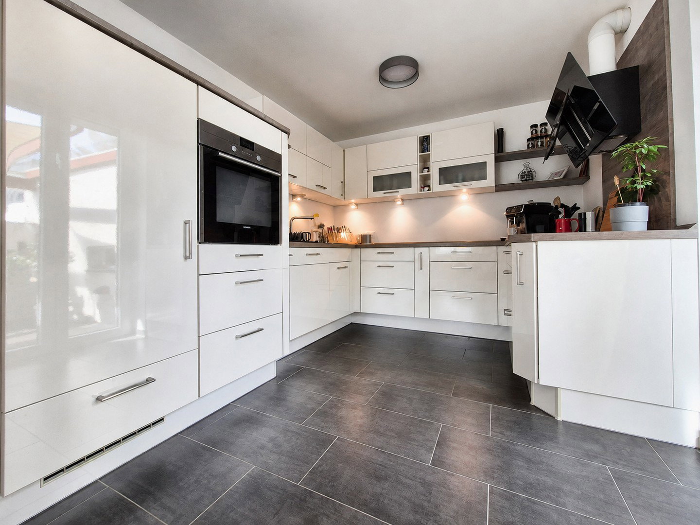 Foto 7 von 12 — Modernisierte Doppelhaushälfte mit Sonnenterrasse – provisionsfrei