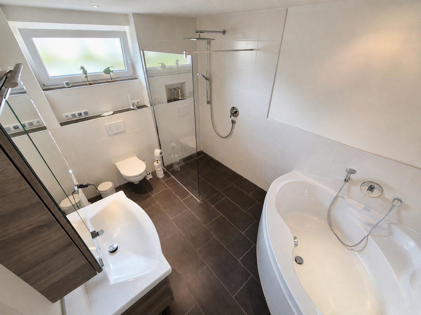 Foto 8 von 12 — Modernisierte Doppelhaushälfte mit Sonnenterrasse – provisionsfrei