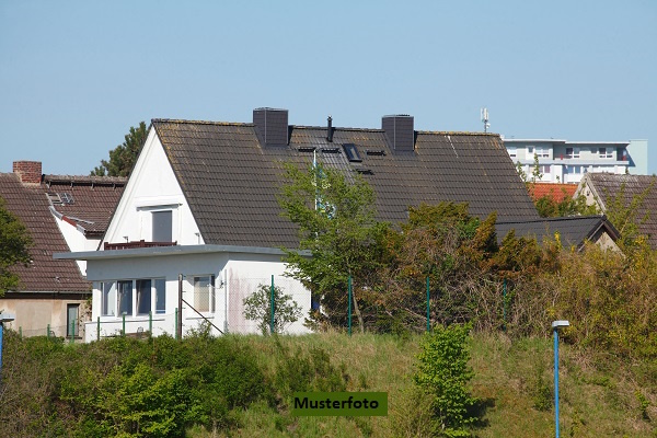 Foto 1 von 1 — 2-Familienhaus in gesuchter Wohnlage - provisionsfrei