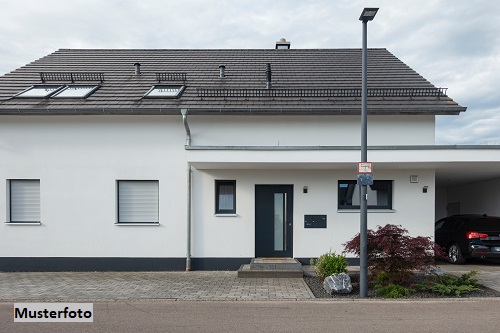 Foto 1 von 1 — ½ Anteil - Freistehendes Einfamilienhaus