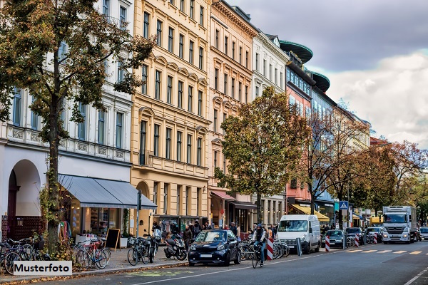 Foto 1 von 1 — Gebäude mit 12 Wohnungen und 3 Gewerbeeinheiten - geeignet als Kapitalanlage