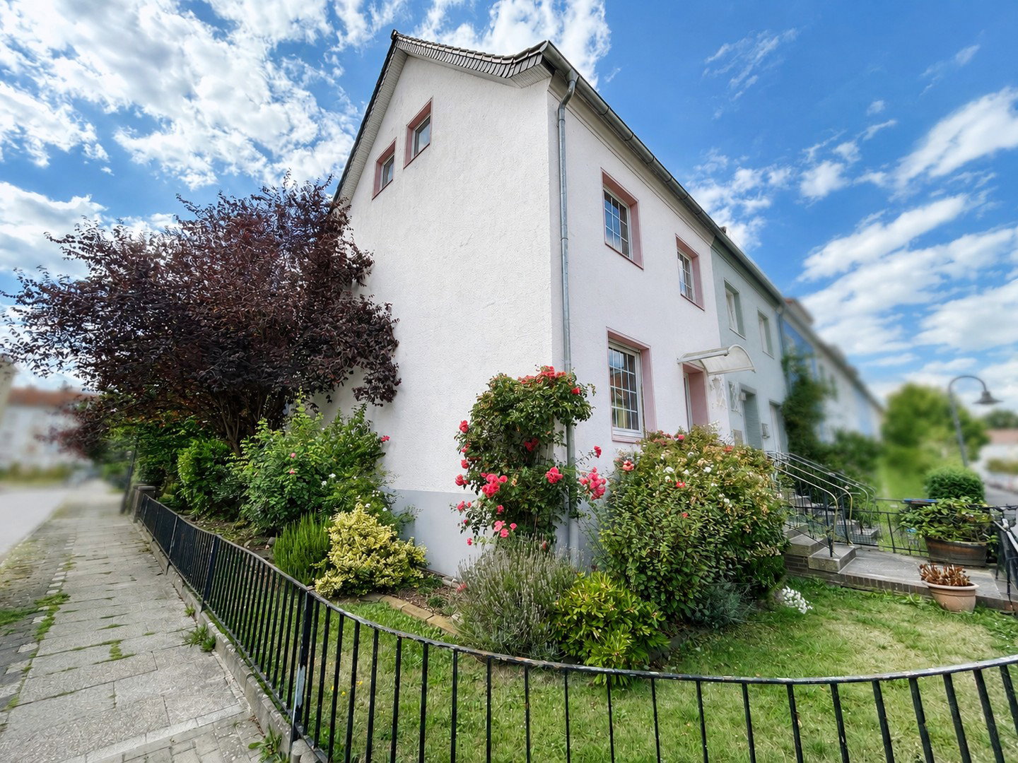 Foto 3 von 12 — Reihenendhaus mit Balkon und Garage in beliebter Lage !
