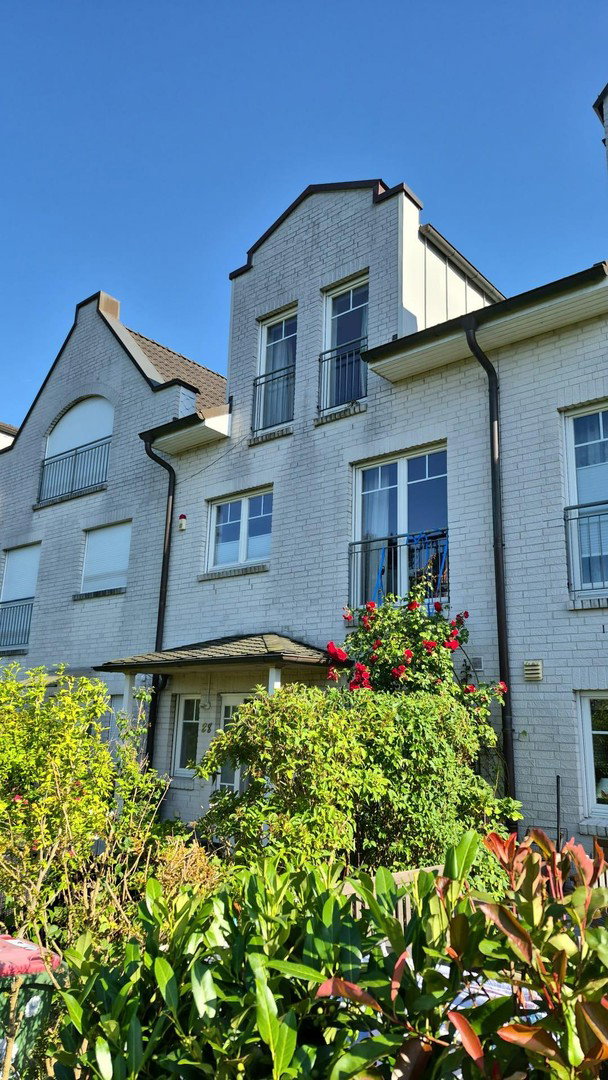 Foto 1 von 12 — Stadthaus / Townhouse in Hamburg - Eimsbüttel mit unverbaubaren Blick in den Stadtpark Eimsbüttel