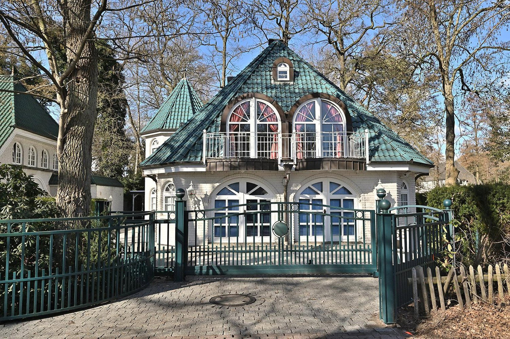 Foto 7 von 12 — TOP-Villenanwesen in bester Lage von Alt-Oberneuland
