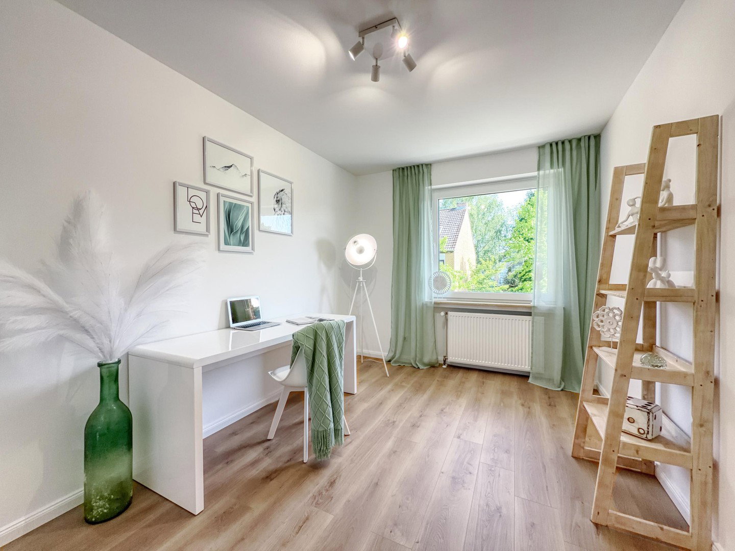 Foto 9 von 12 — Großes, modernes Reihenhaus, sofort bezugsfrei!