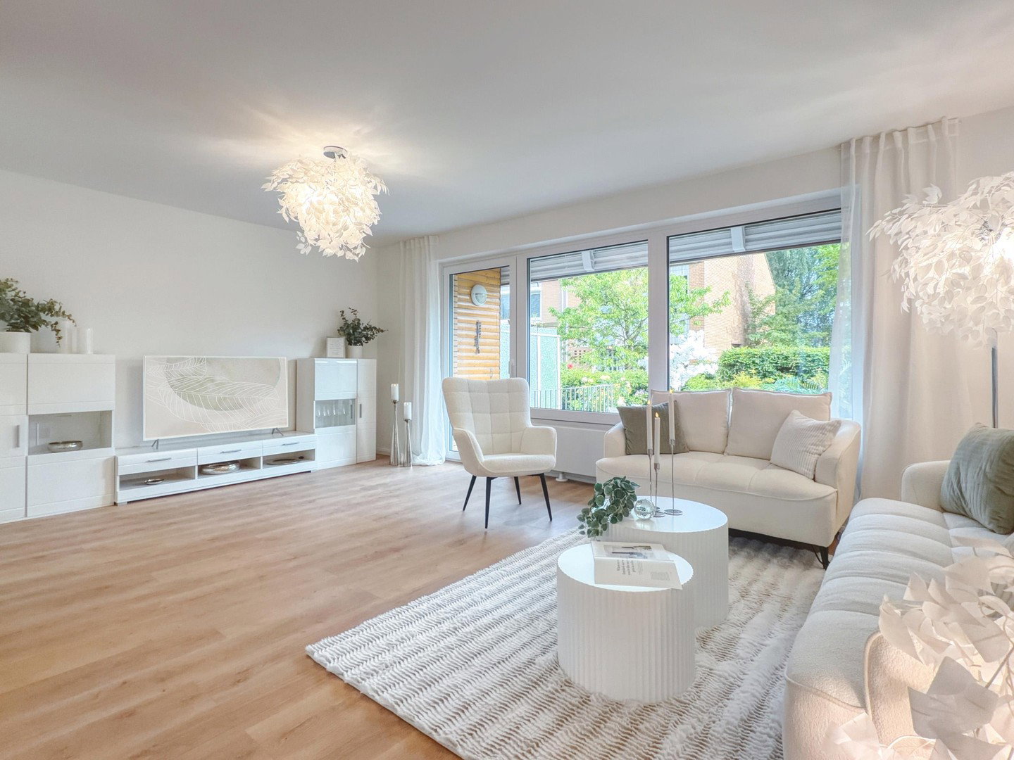 Foto 1 von 12 — Großes, modernes Reihenhaus, sofort bezugsfrei!