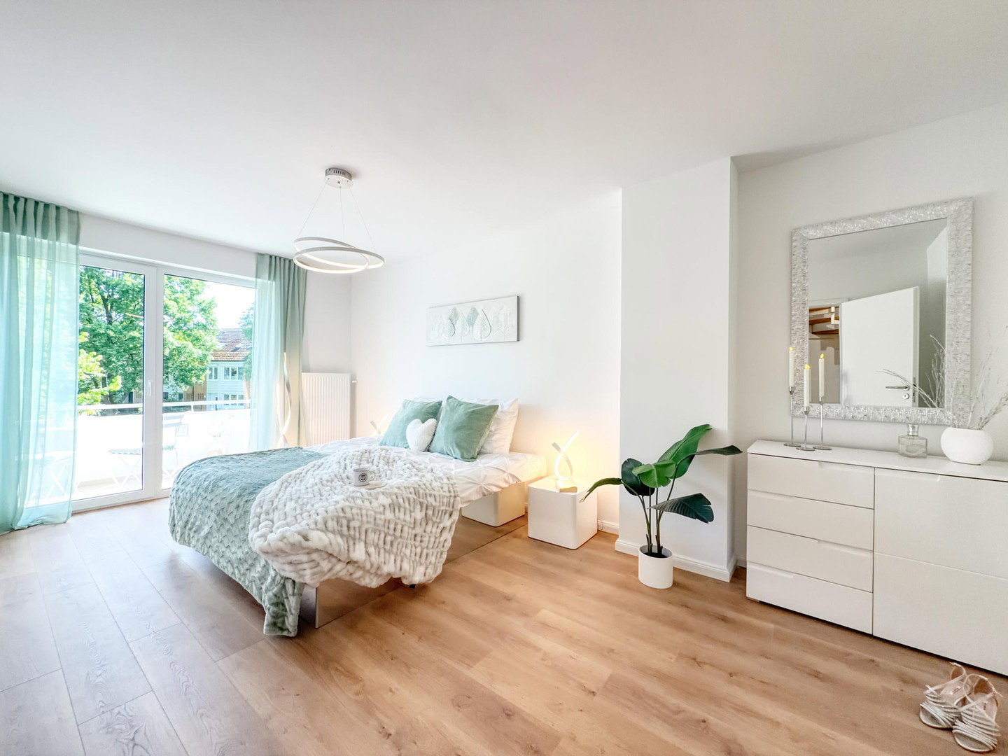Foto 10 von 12 — Großes, modernes Reihenhaus, sofort bezugsfrei!